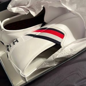 tommy hilfiger slip on shoes